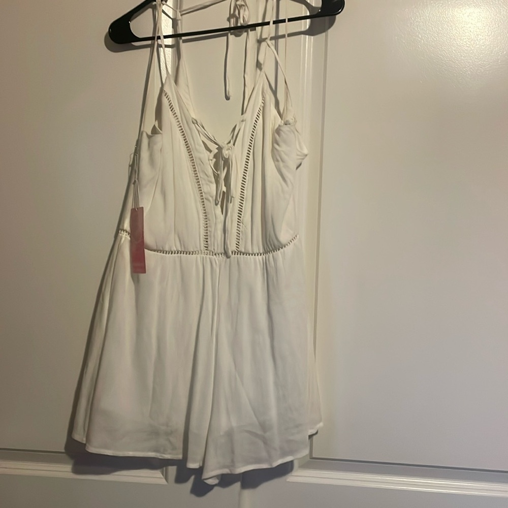 Onetheland white romper Size:M